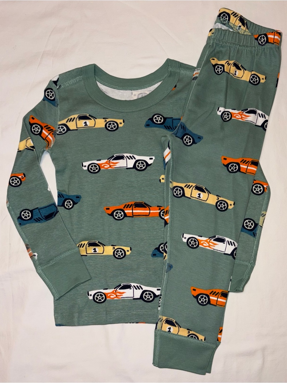 Quince kids pajama set featuring a fun vintage race car print sz 3T NWT